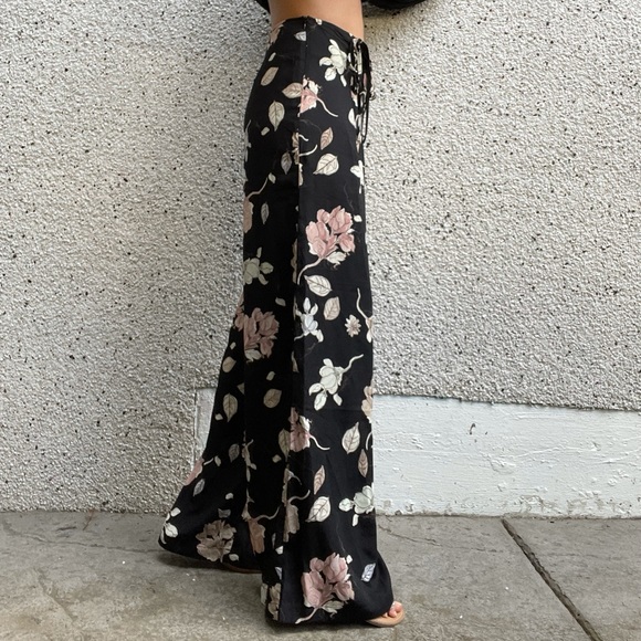 Flowy wide leg floral pants - Picture 4 of 4